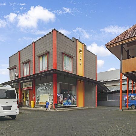 Oyo 91084 Oke Guest House Malang Exteriér fotografie
