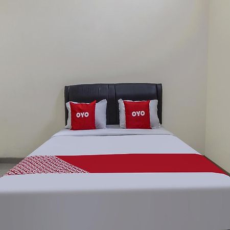 Oyo 91084 Oke Guest House Malang Exteriér fotografie