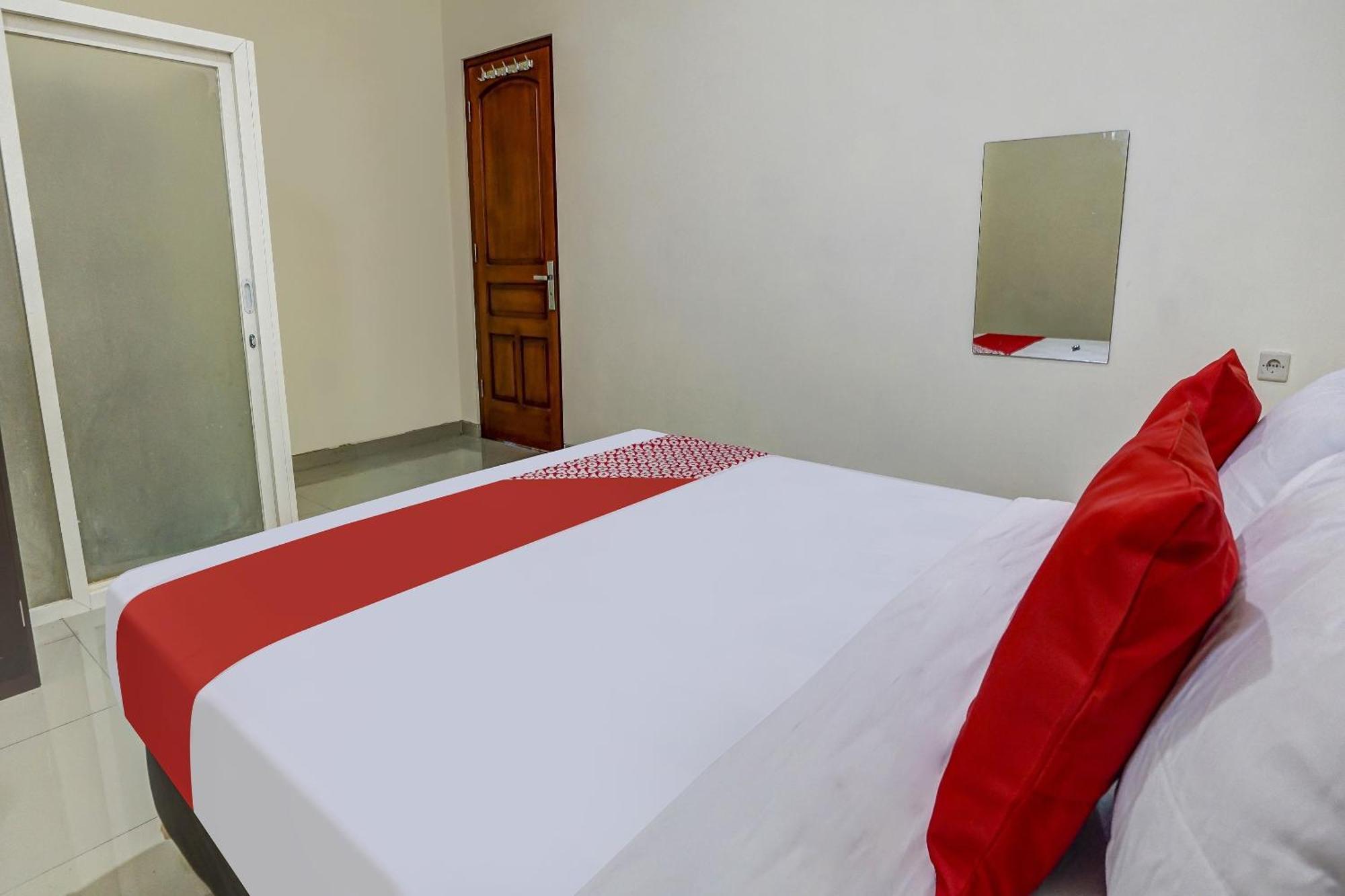 Oyo 91084 Oke Guest House Malang Exteriér fotografie